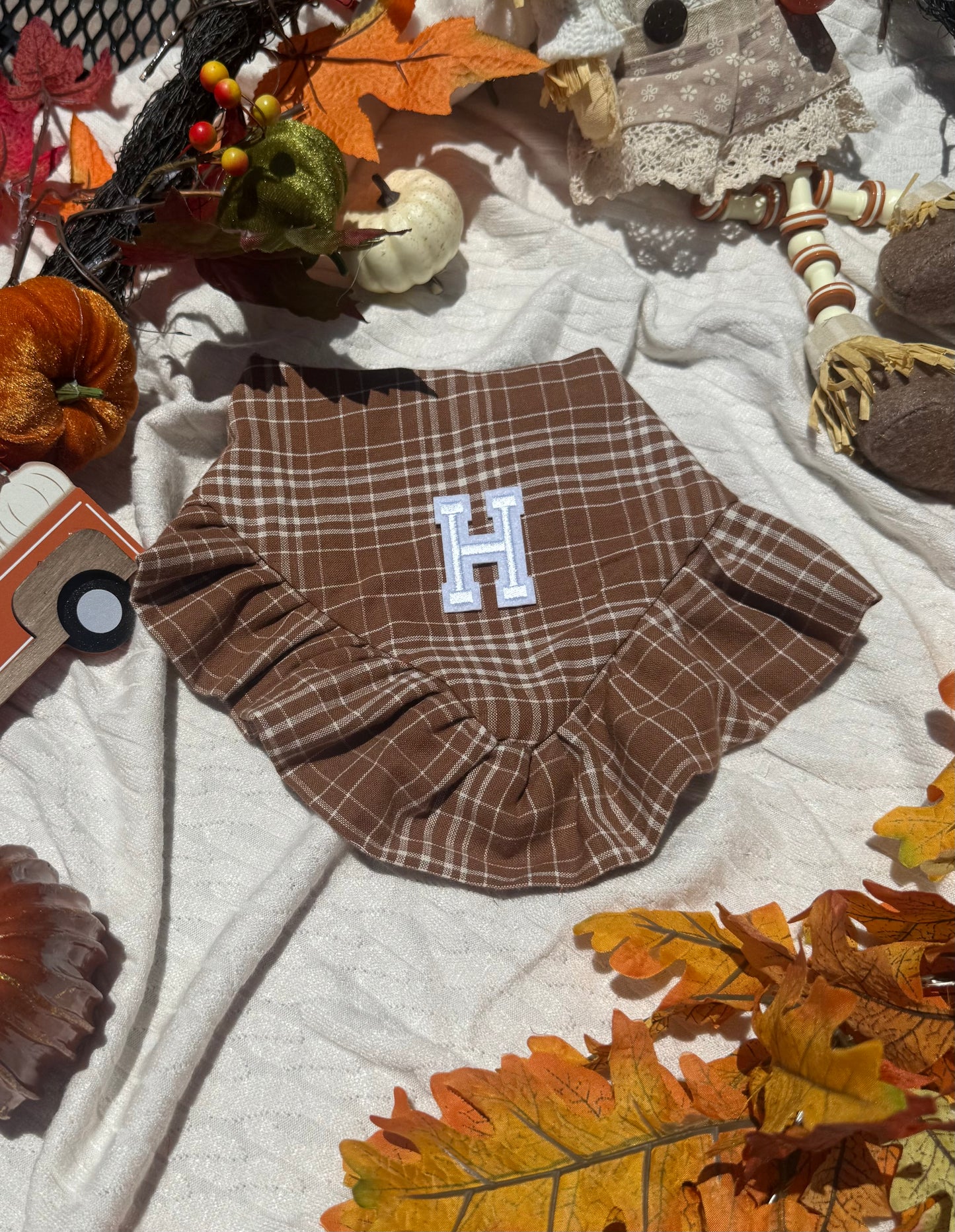 brown gingham (snap on or ribbon) put in the notes