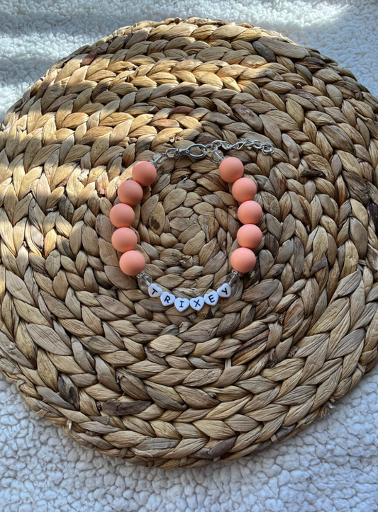 Matte peach necklace